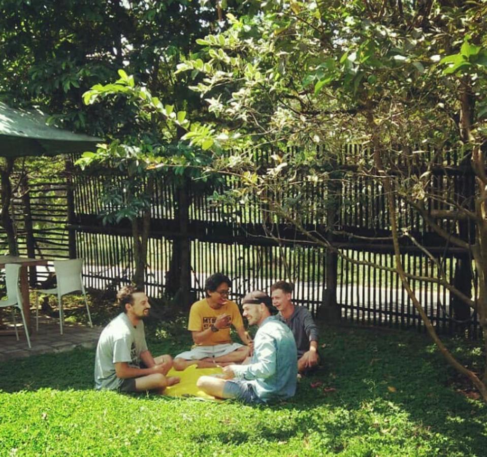 Condro Wulan Hostel Malang Exterior photo